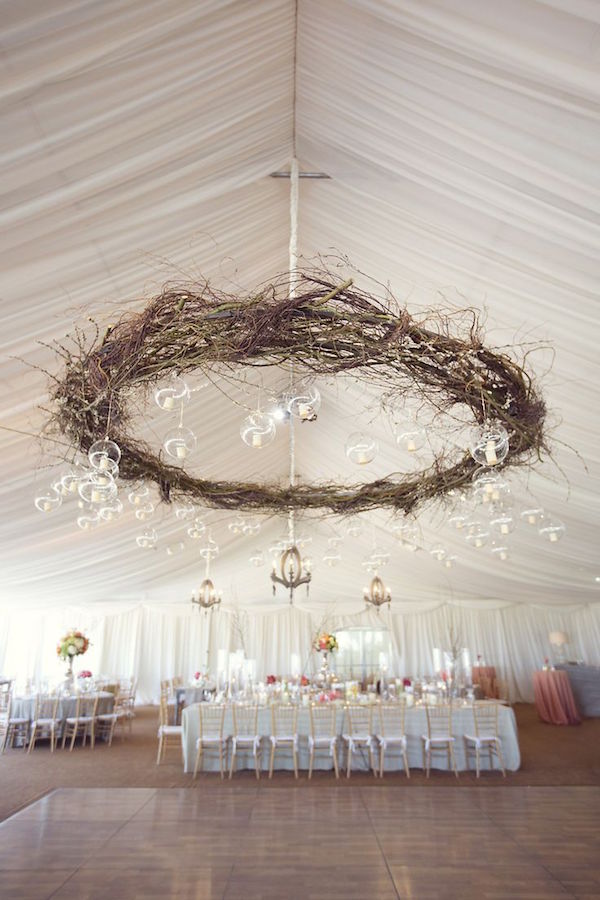 Centros de mesa colgantes para bodas con luces, cintas, original!