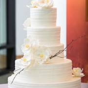 Si prefieres un diseño simple hazlo inolvidable. Etéreo y delicioso pastel del boda