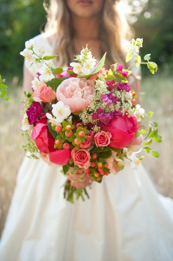 Cómo Escoger el Ramo de Novia Perfecto para tu Vestido