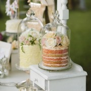 Original wedding dessert table decor. Decoración de mesas de dulces para bodas originales y elegantes.