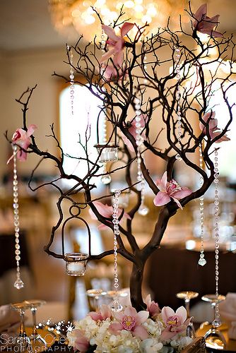 Affordable Wedding Centerpieces: Original Ideas, Tips & DIYs!