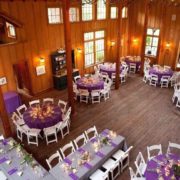 Amazing wedding reception seating layout: the head table can easily fit the whole family.