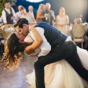 Las 90 Mejores Canciones para Bodas para una Fiesta con mucho Swing.