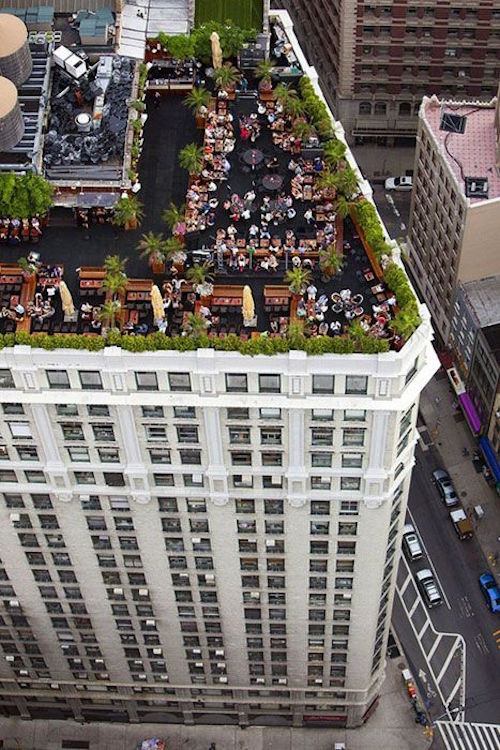 Una boda en una terraza muy citadina y moderna. Fotografía: Madame Julietta.