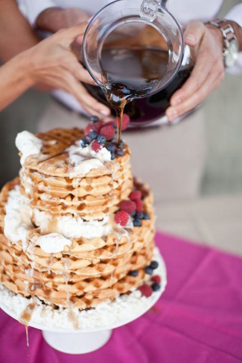 Todos hemos asistido a bodas al atardecer, por la tarde, e incluso recepciones a la medianoche. Pero, ¿has asistido alguna vez a una boda en el desayuno?