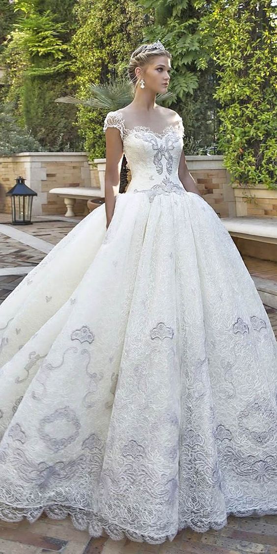 Pictures Of Designer Wedding Dresses 10