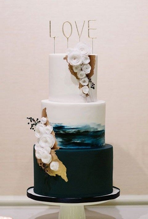 26 Beach Wedding Cakes That Will Wow Your Guests: Check Them Out!