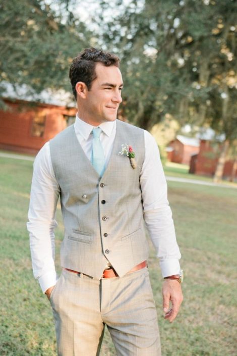 what should i wear to officiate a wedding
