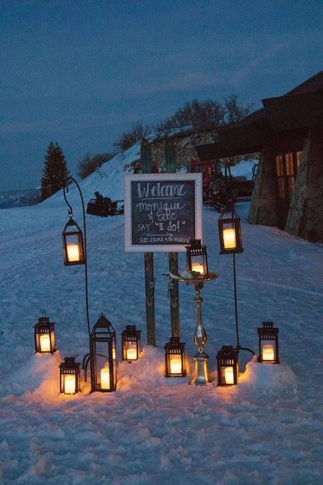 Christmas Wedding Ideas & Decor with the Right Touch of Holiday Cheer