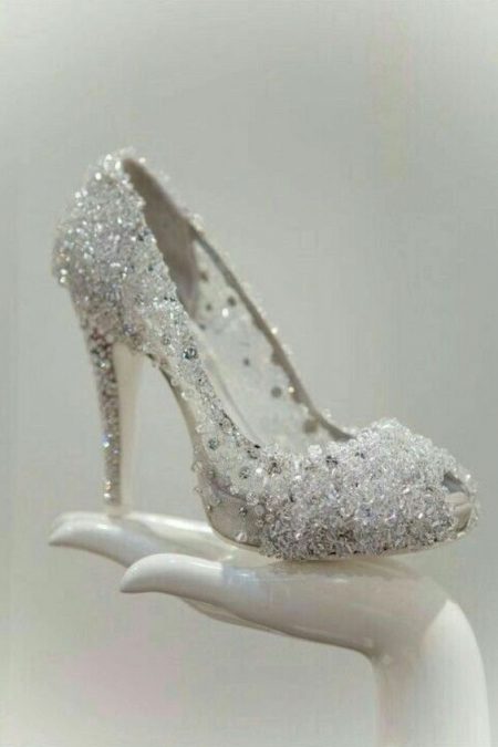 Perfect shoes for a winter wedding.