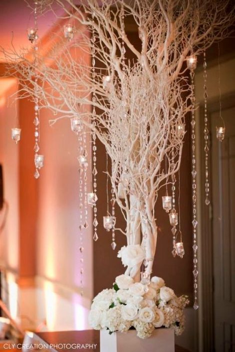 Christmas Wedding Ideas & Decor with the Right Touch of Holiday Cheer