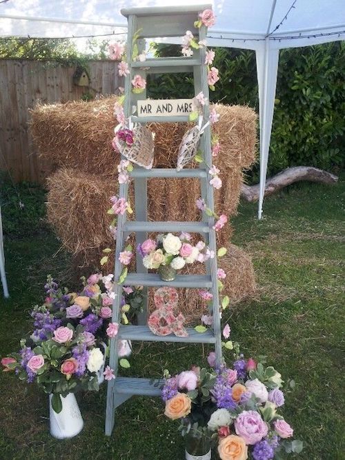 Top Wooden Ladder Wedding Decor Ideas to DIYs: Fast, Chic & Easy